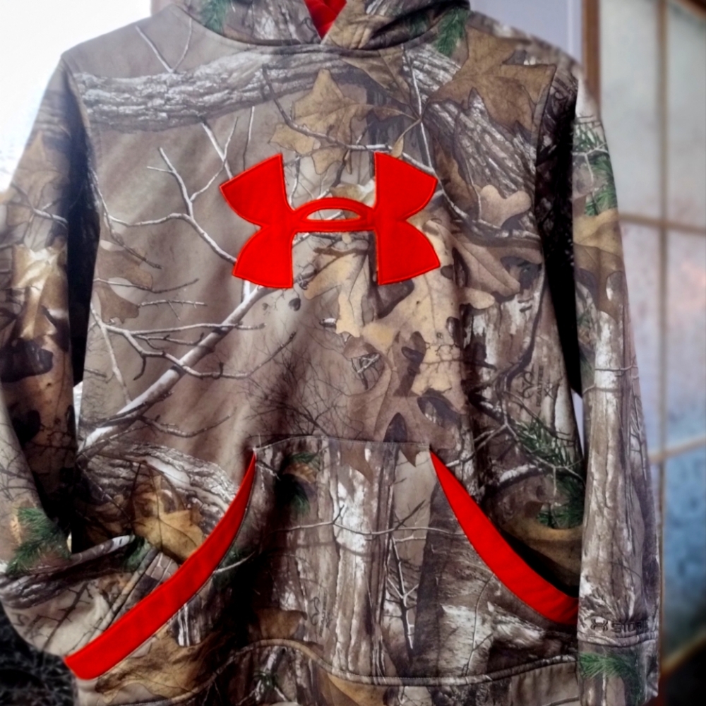 Under Armour Youth Camo hooded sweatshirt